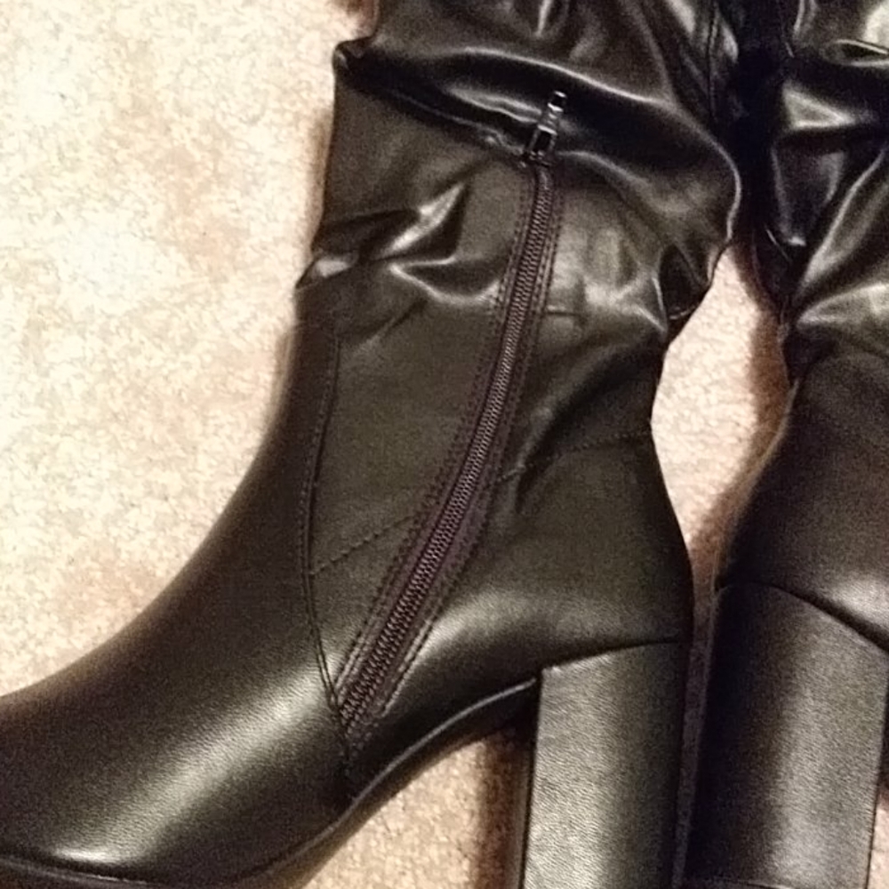 Shoe - Picture 8 of 8